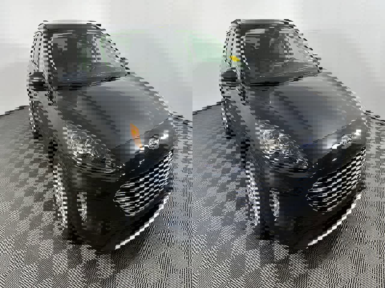 Used 2022 Ford Escape Titanium w/ Titanium Elite Package image 18