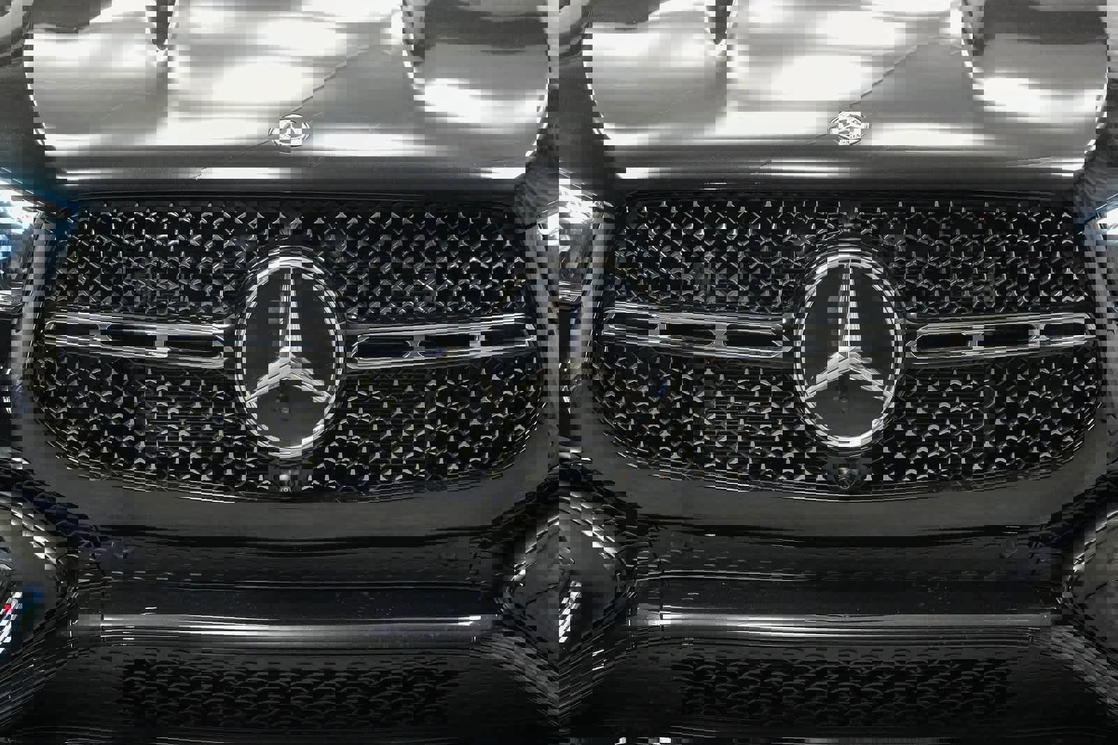 Used 2025 Mercedes-Benz GLE 450 4MATIC image 4