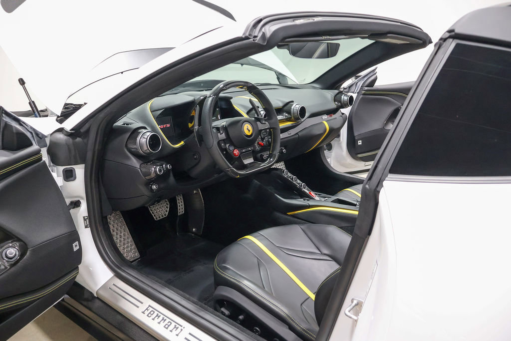 Used 2022 Ferrari 812 GTS RWD image 40