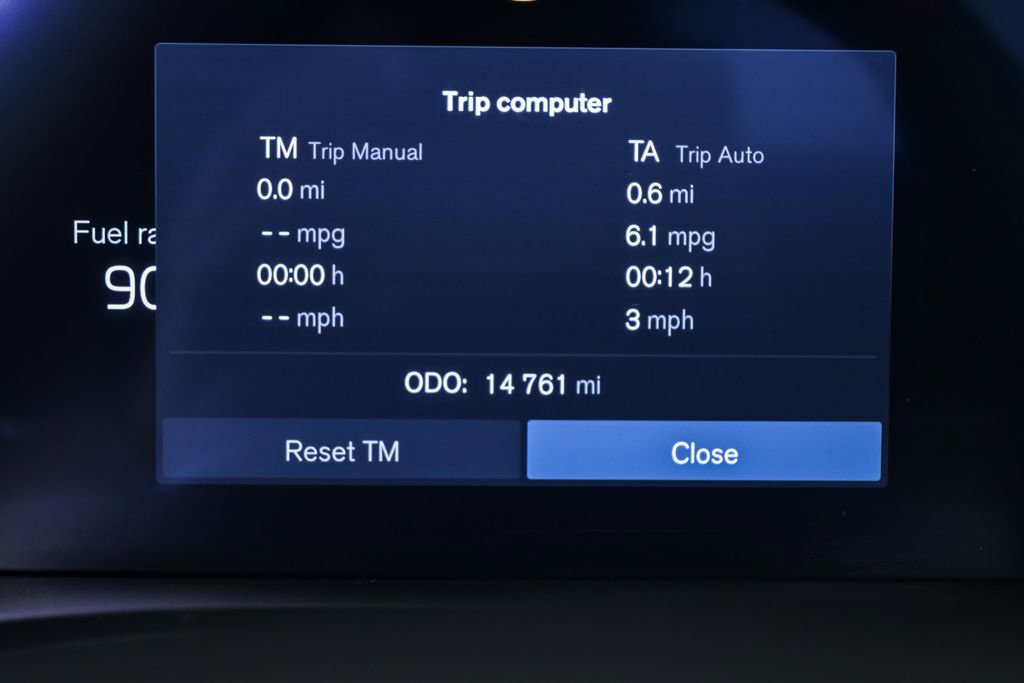 Certified 2025 Volvo XC40 B5 Plus image 13