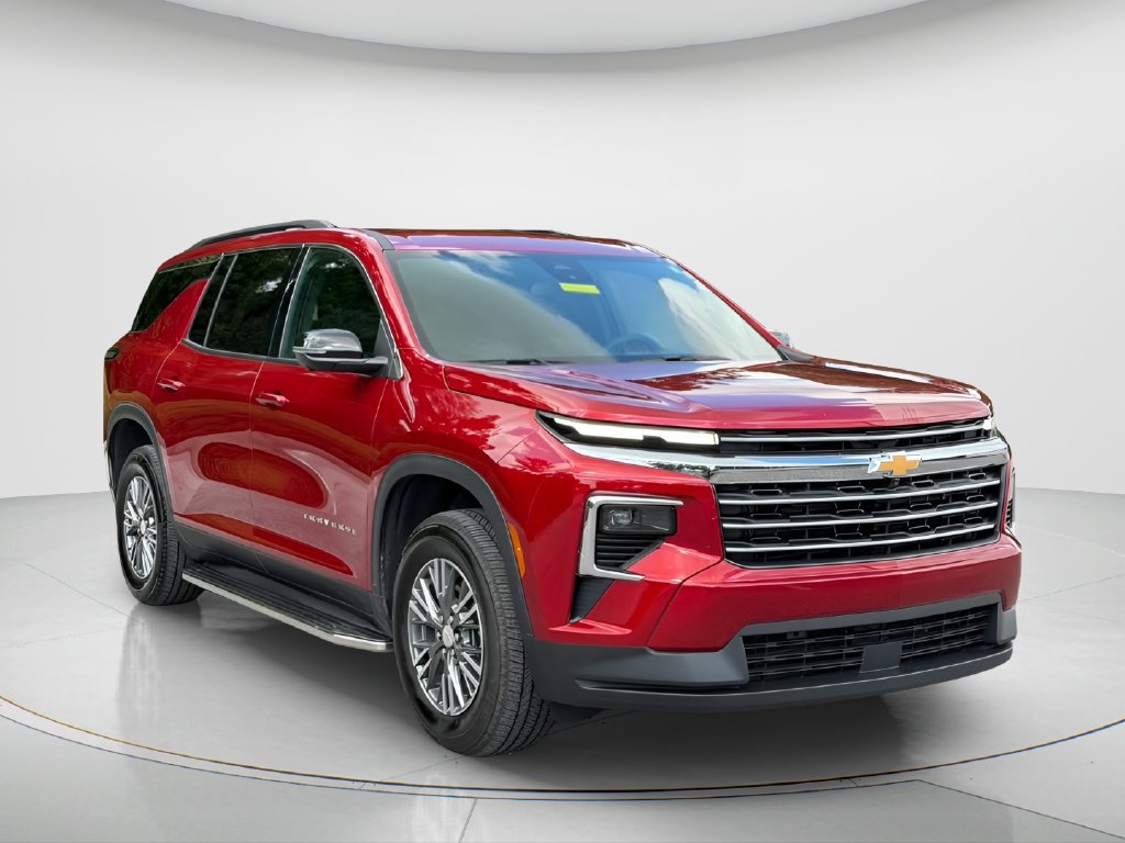 Used 2025 Chevrolet Traverse LT w/ Driver Confidence Package FWD image 3