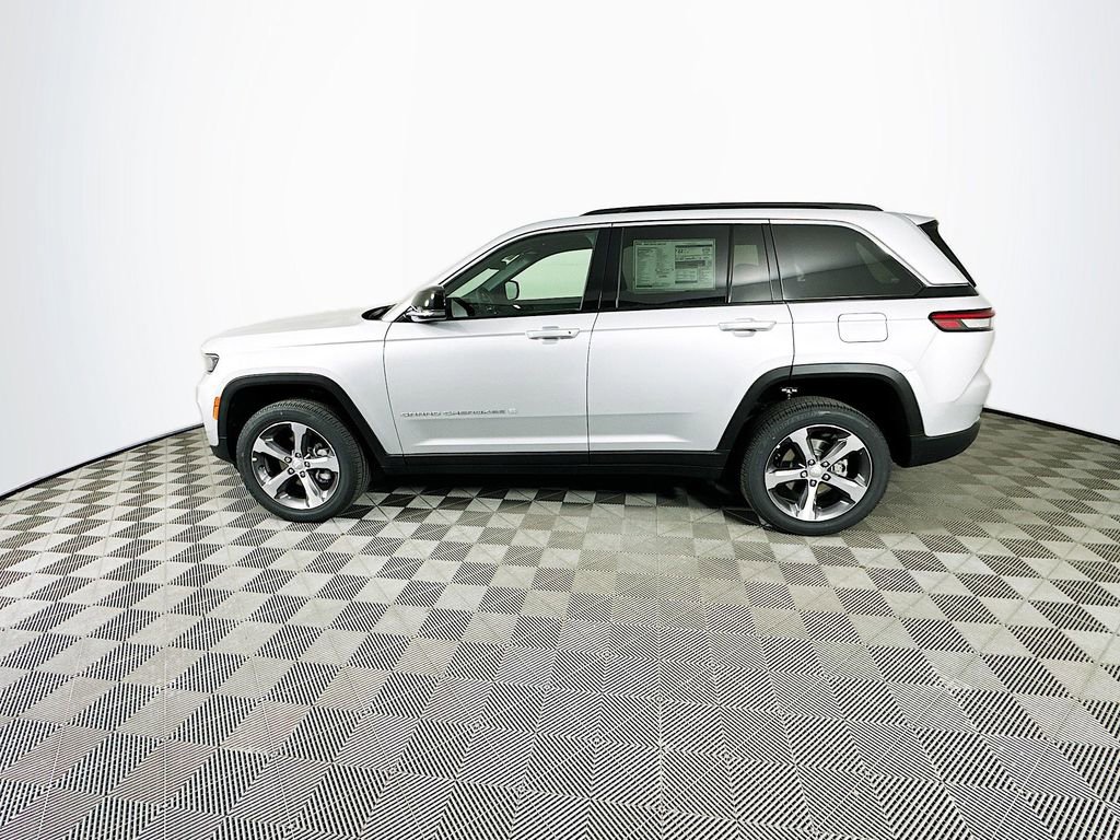 New 2025 Jeep Grand Cherokee Limited image 6