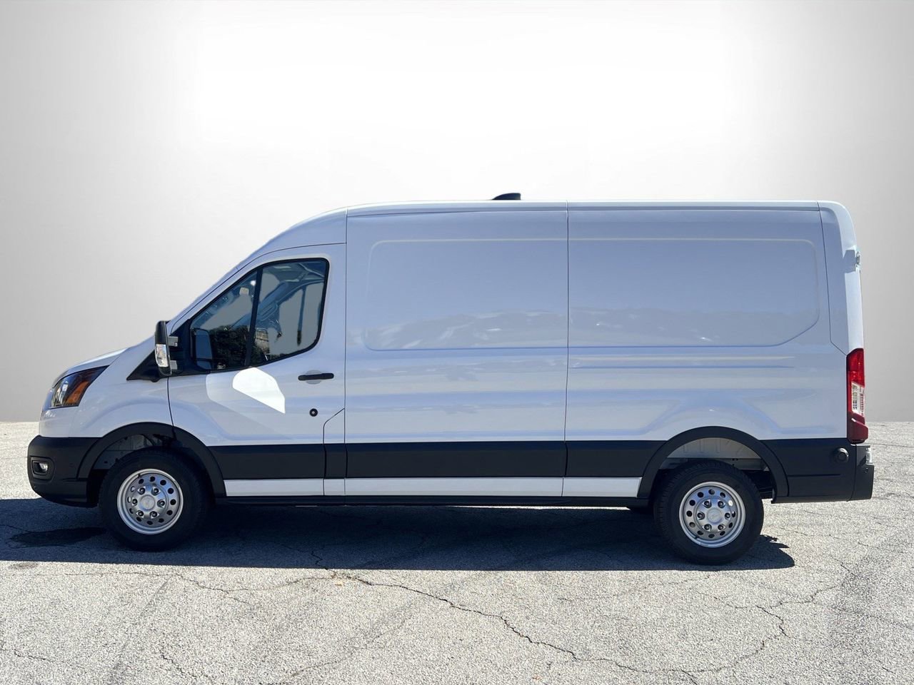 New 2026 Ford Transit 250 148 Medium Roof image 22