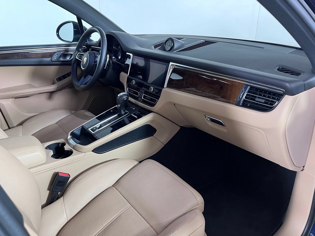 Certified 2023 Porsche Macan S AWD/4WD image 18
