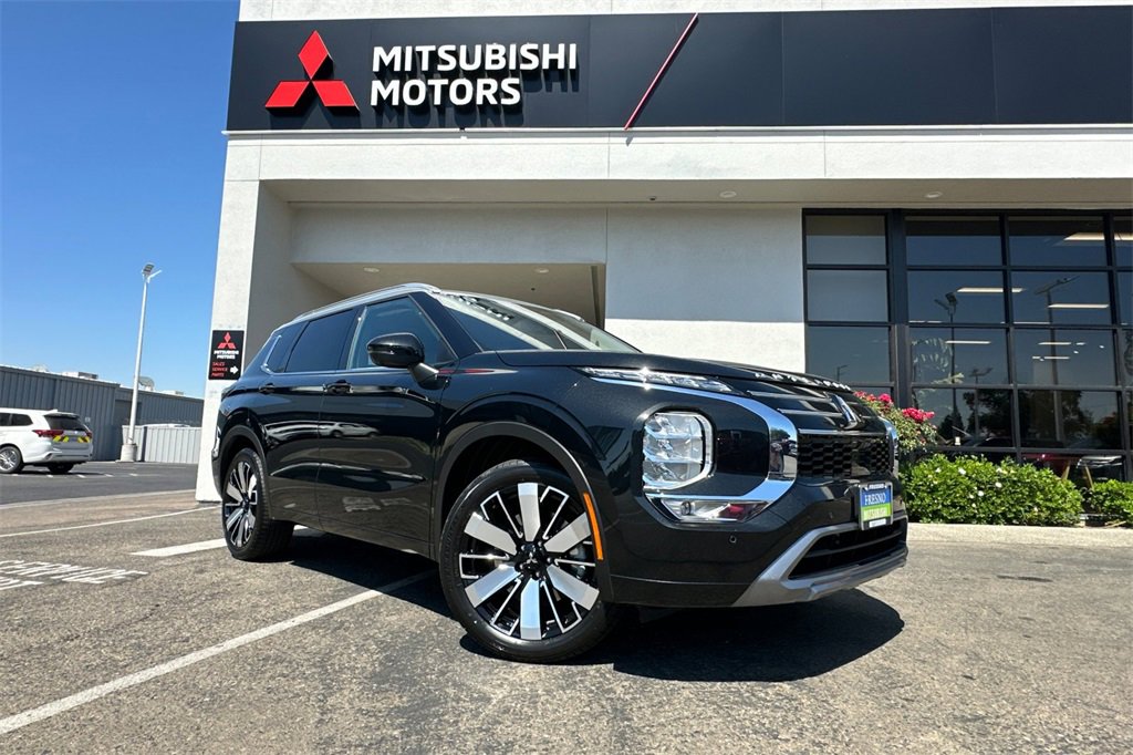 New 2025 Mitsubishi Outlander SEL image 2