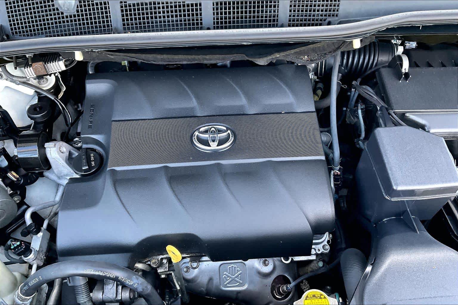 Used 2015 Toyota Sienna LE FWD image 32