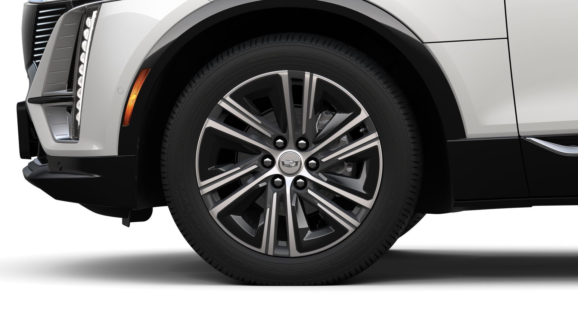 New 2025 Cadillac Lyriq Luxury w/ LPO, Floor Liner Package image 31