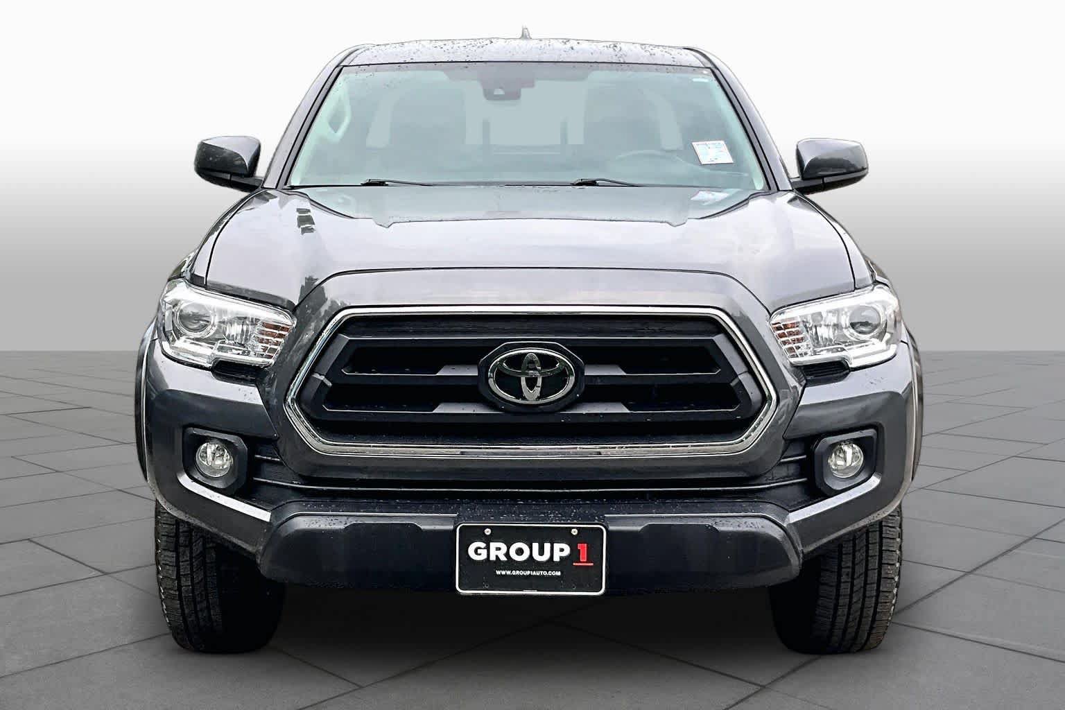Certified 2022 Toyota Tacoma SR5 w/ SR5 Appearance Package (SM) AWD/4WD image 4
