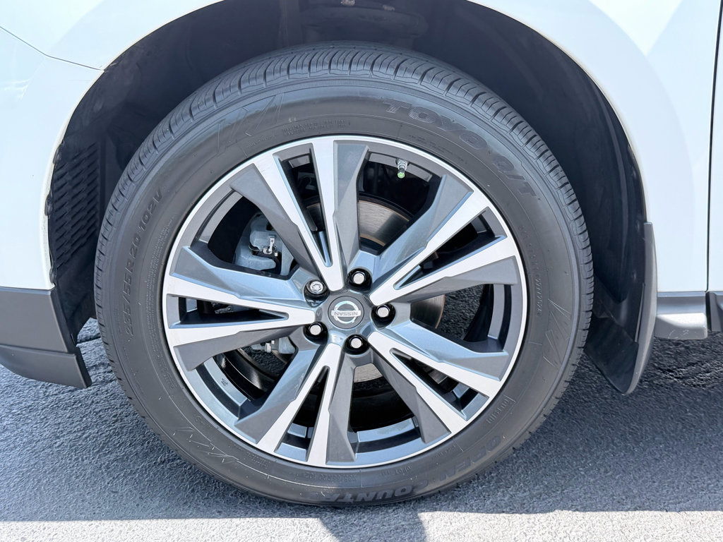Used 2018 Nissan Pathfinder Platinum FWD image 37