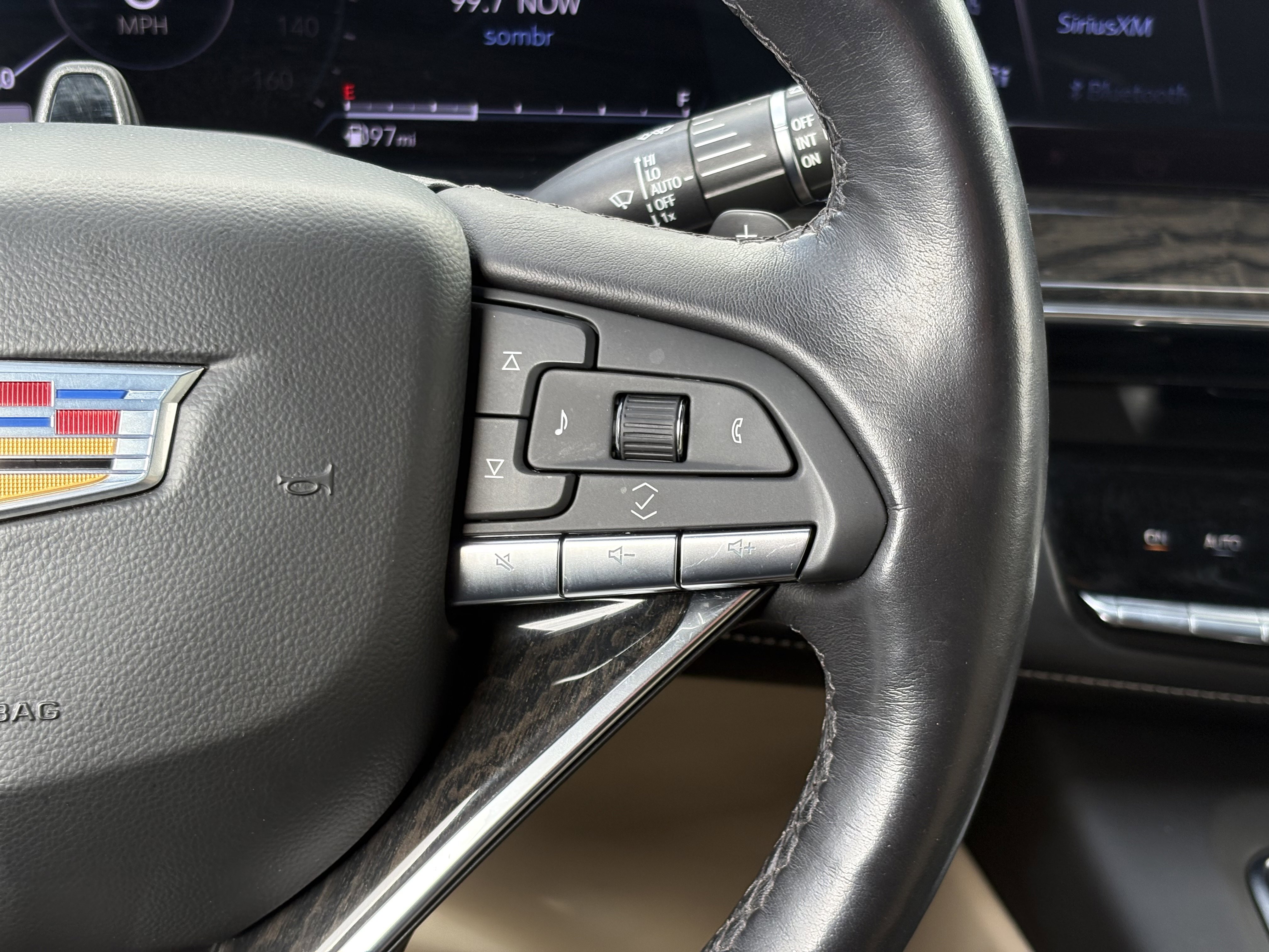 Certified 2024 Cadillac Escalade Premium Luxury image 21