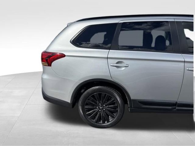 Used 2020 Mitsubishi Outlander SE image 6