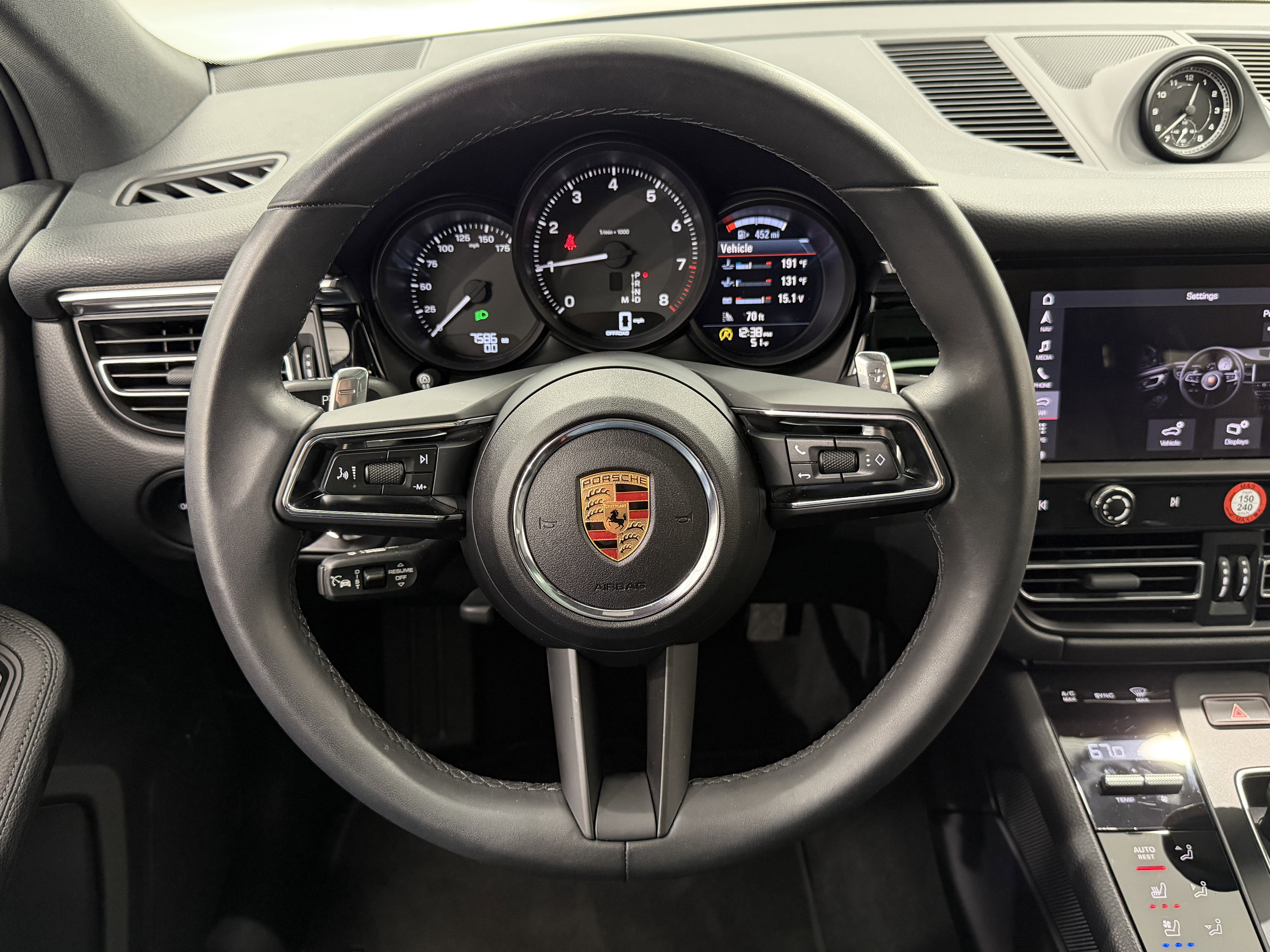 Certified 2025 Porsche Macan image 47