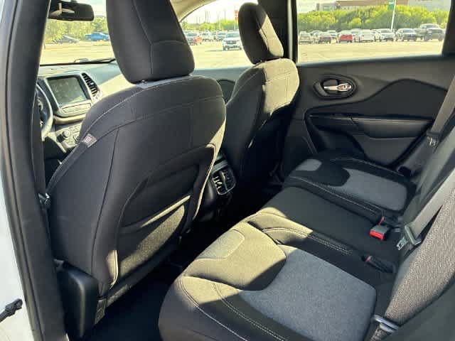 Used 2014 Jeep Cherokee Latitude FWD image 20