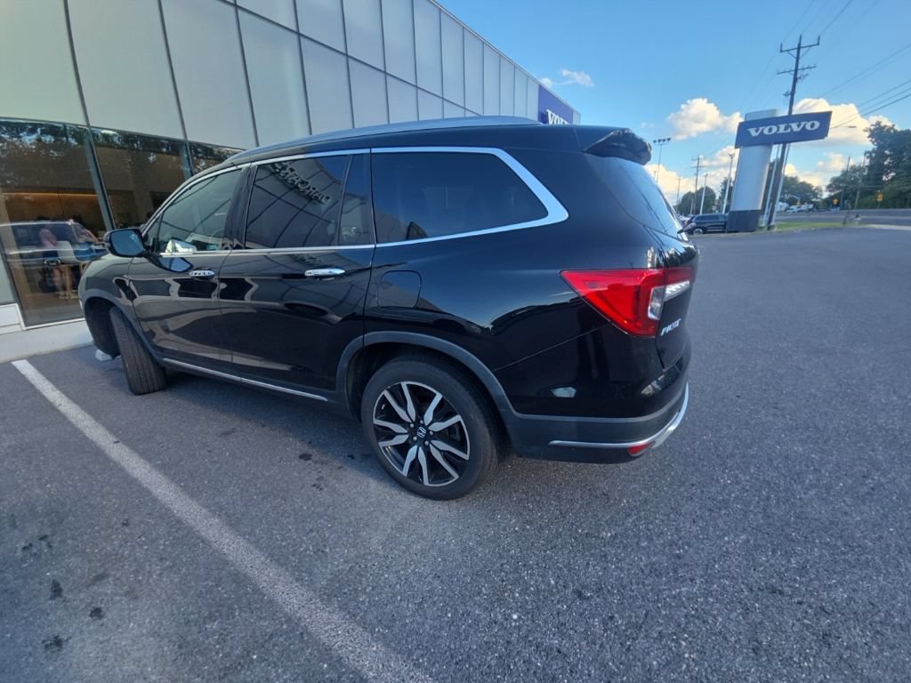 Used 2021 Honda Pilot Touring image 3