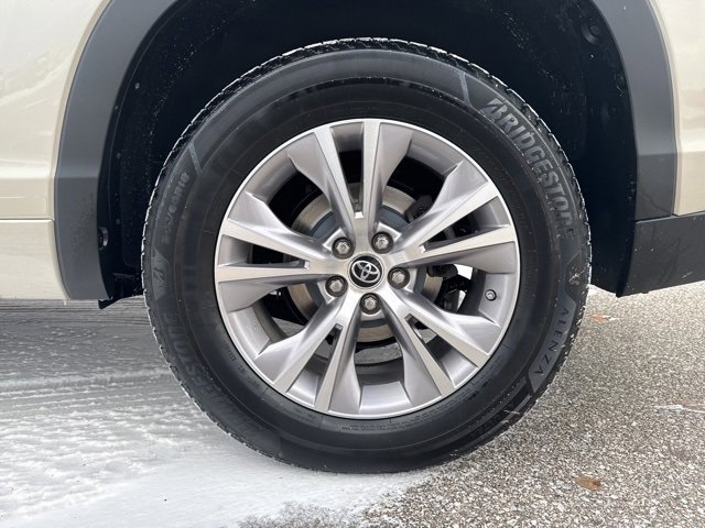 Used 2016 Toyota Highlander Plus image 9