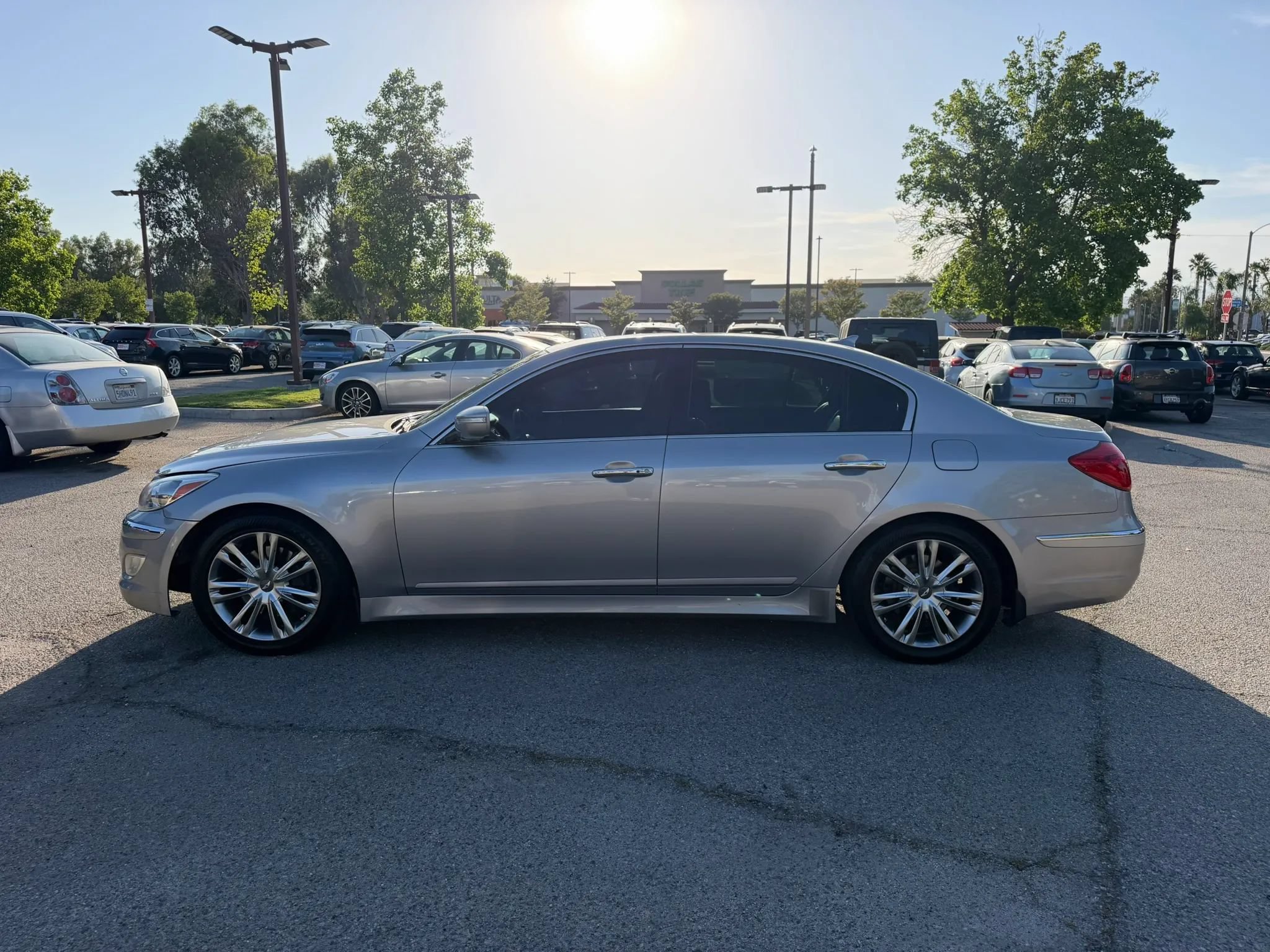 Used 2012 Hyundai Genesis 3.8 w/ Premium Pkg RWD image 6