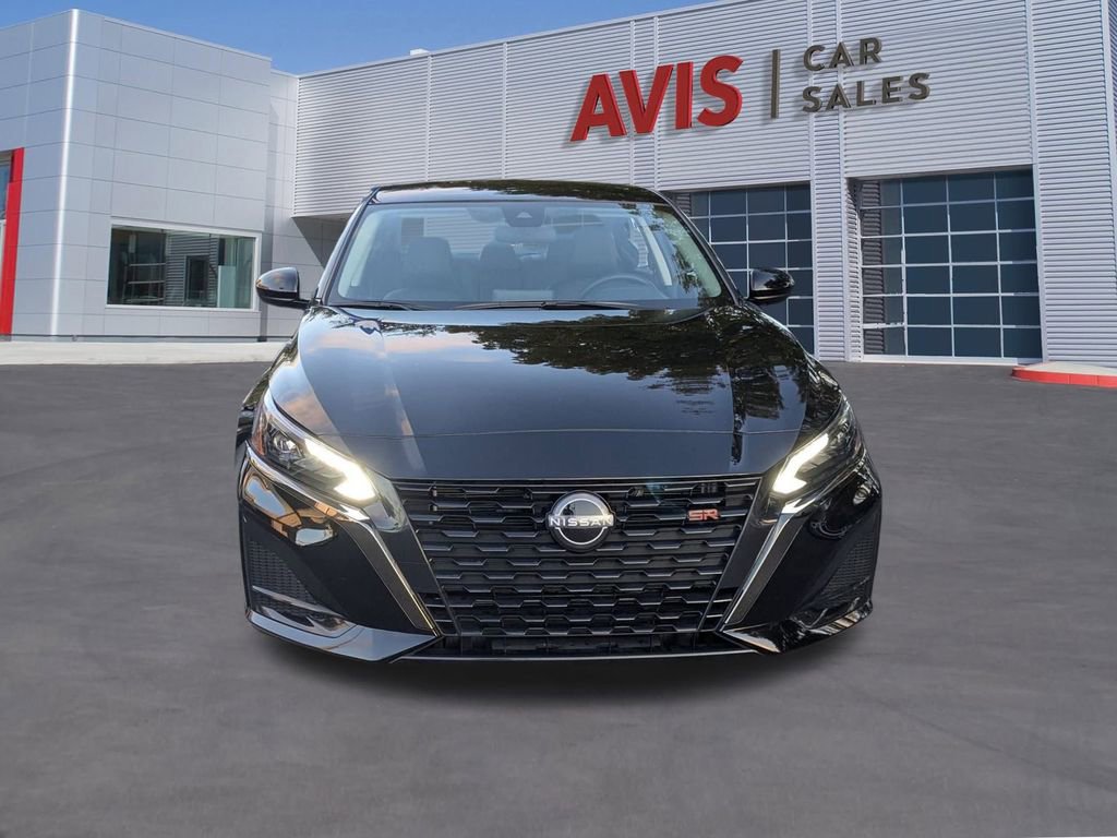 Used 2025 Nissan Altima 2.5 SR image 2