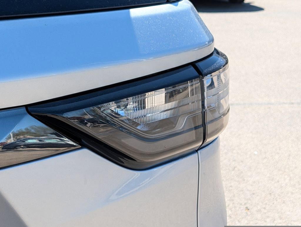 Used 2018 Chevrolet Traverse Premier w/ Redline Edition AWD/4WD image 9