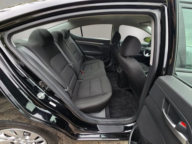 Used 2020 Hyundai Elantra SE w/ Cargo Package (C1) FWD image 13