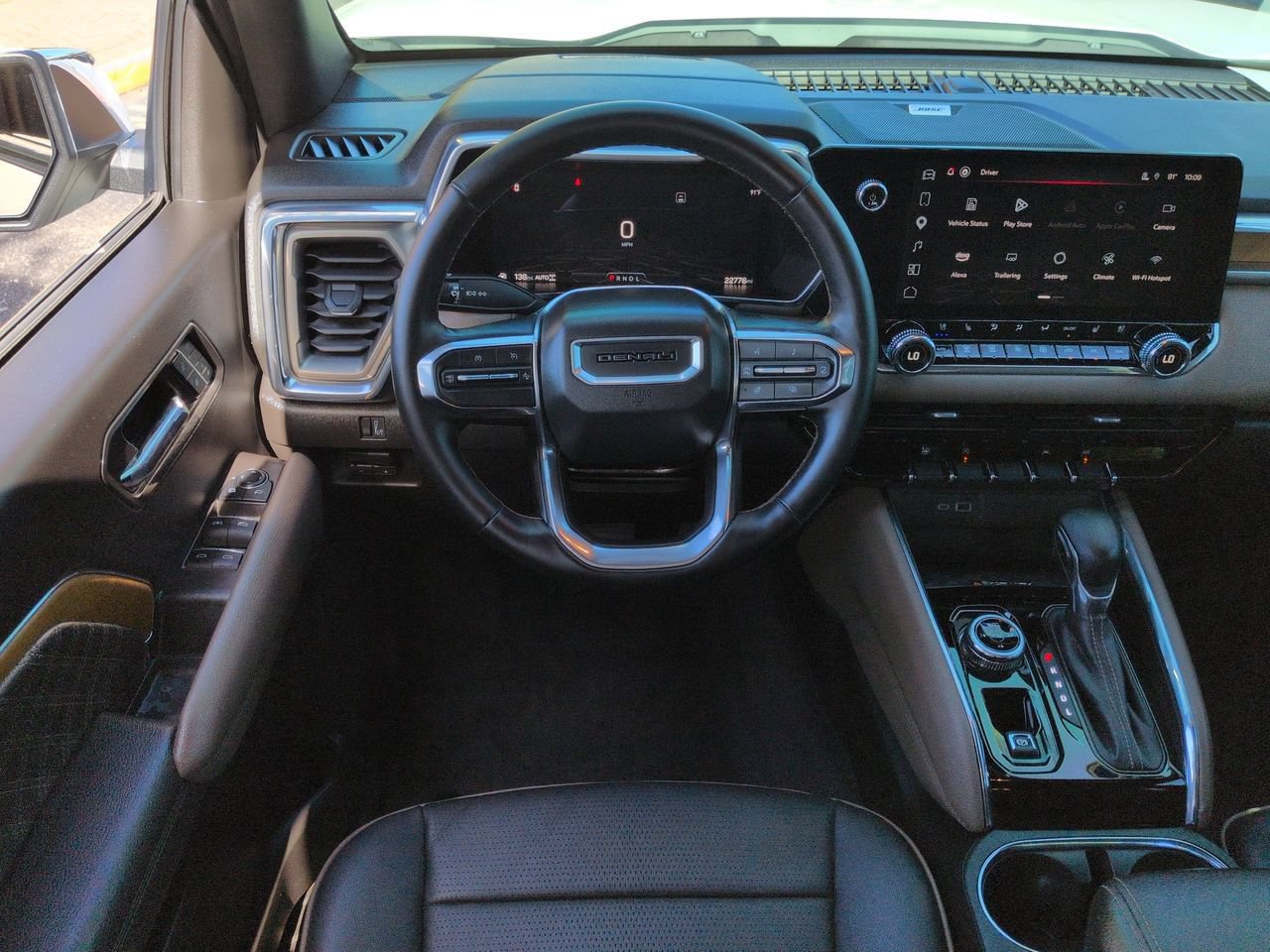 Used 2023 GMC Canyon Denali AWD/4WD image 16