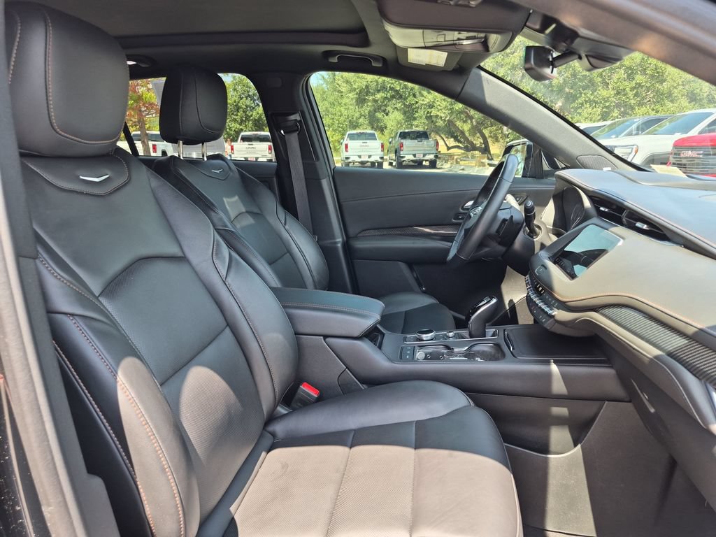 Used 2023 Cadillac XT4 Sport FWD image 40