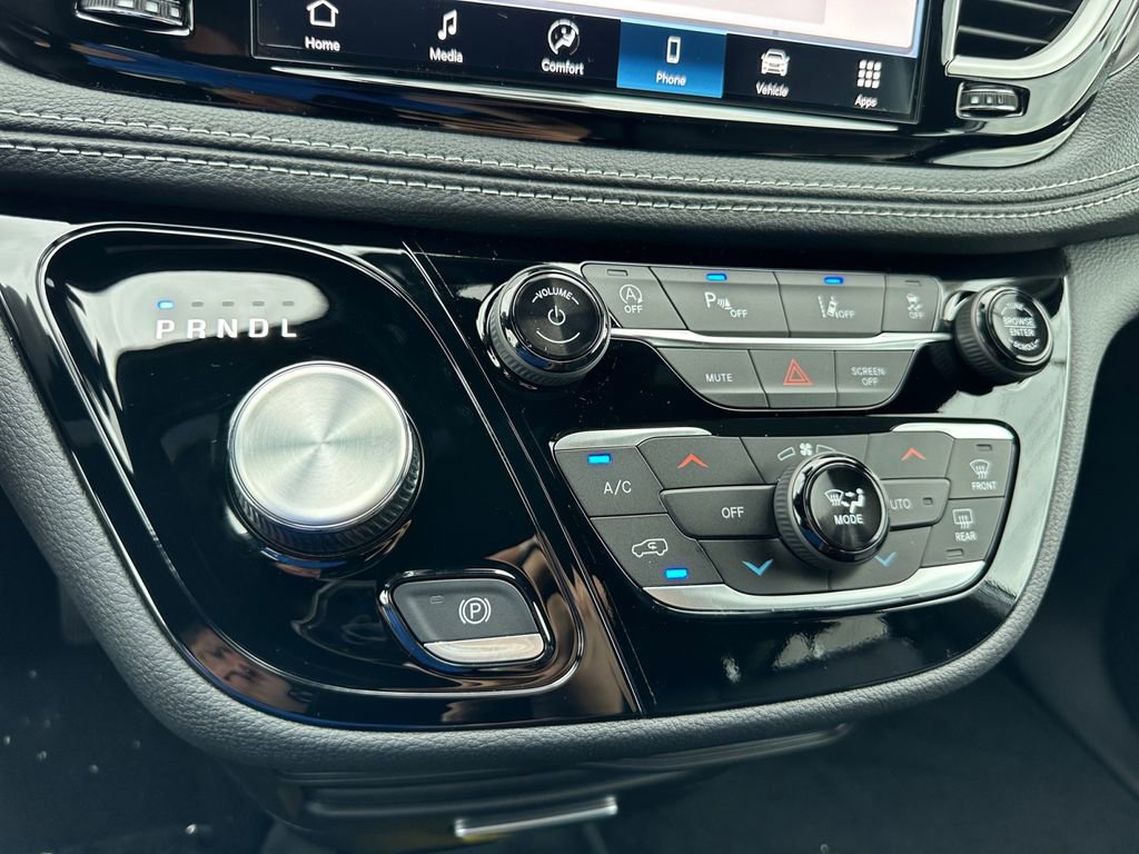 New 2026 Chrysler Pacifica Select image 20