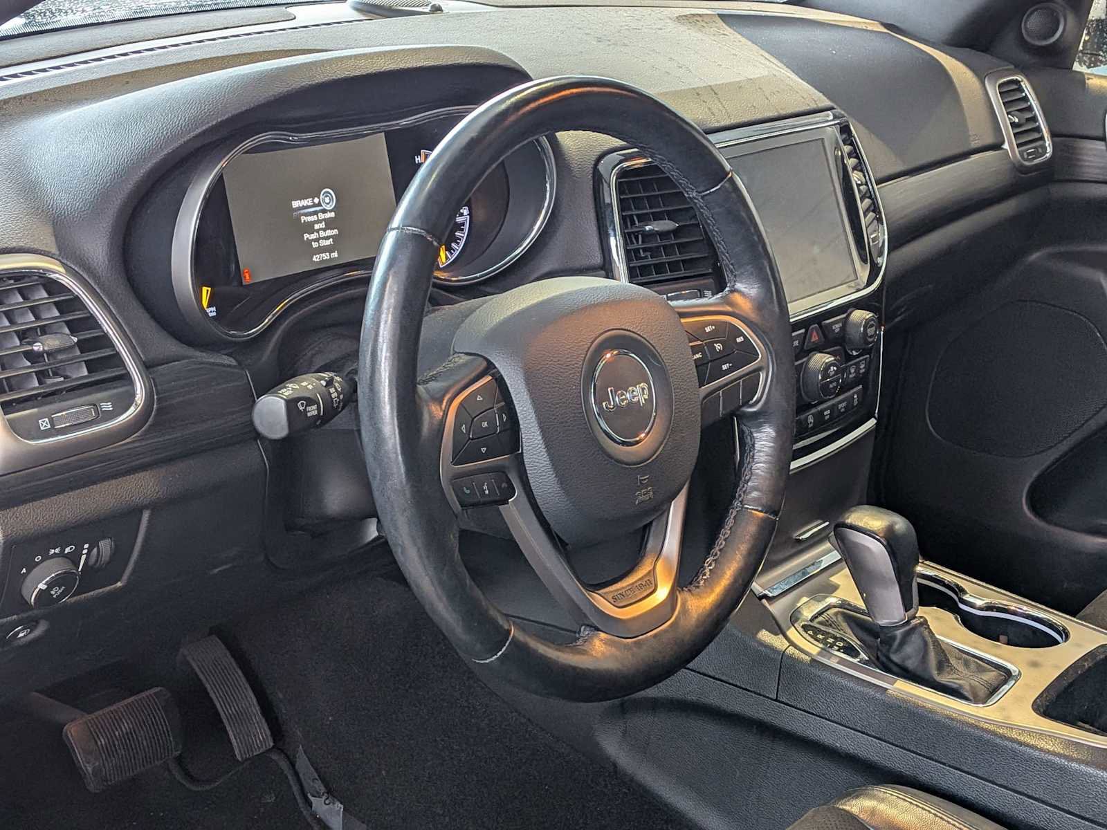 Used 2021 Jeep Grand Cherokee Laredo X image 2