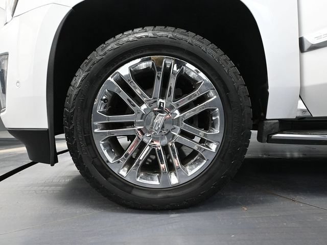Used 2017 Cadillac Escalade ESV 4WD image 16