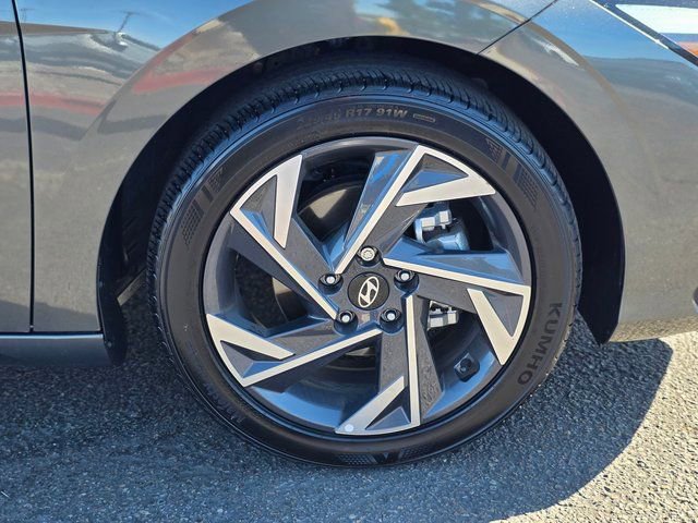 Certified 2025 Hyundai Elantra Sport image 8