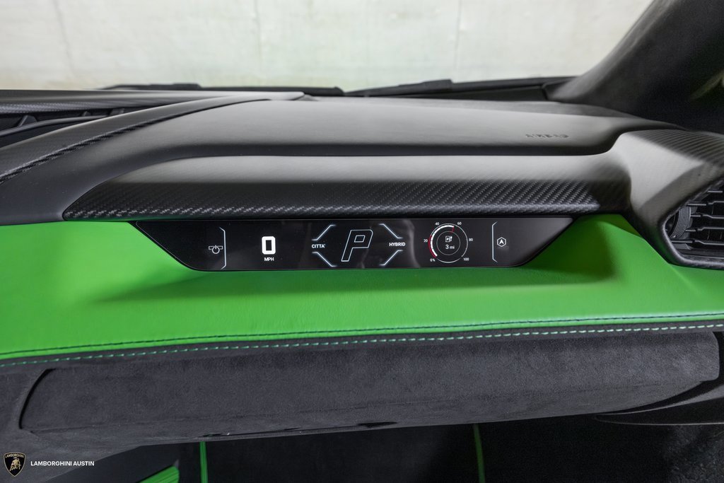 Used 2024 Lamborghini Revuelto image 31