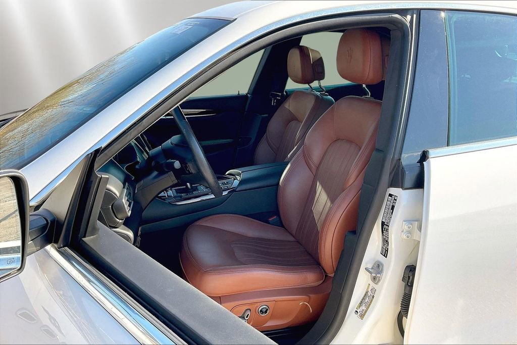 Used 2023 Maserati Levante GT image 21