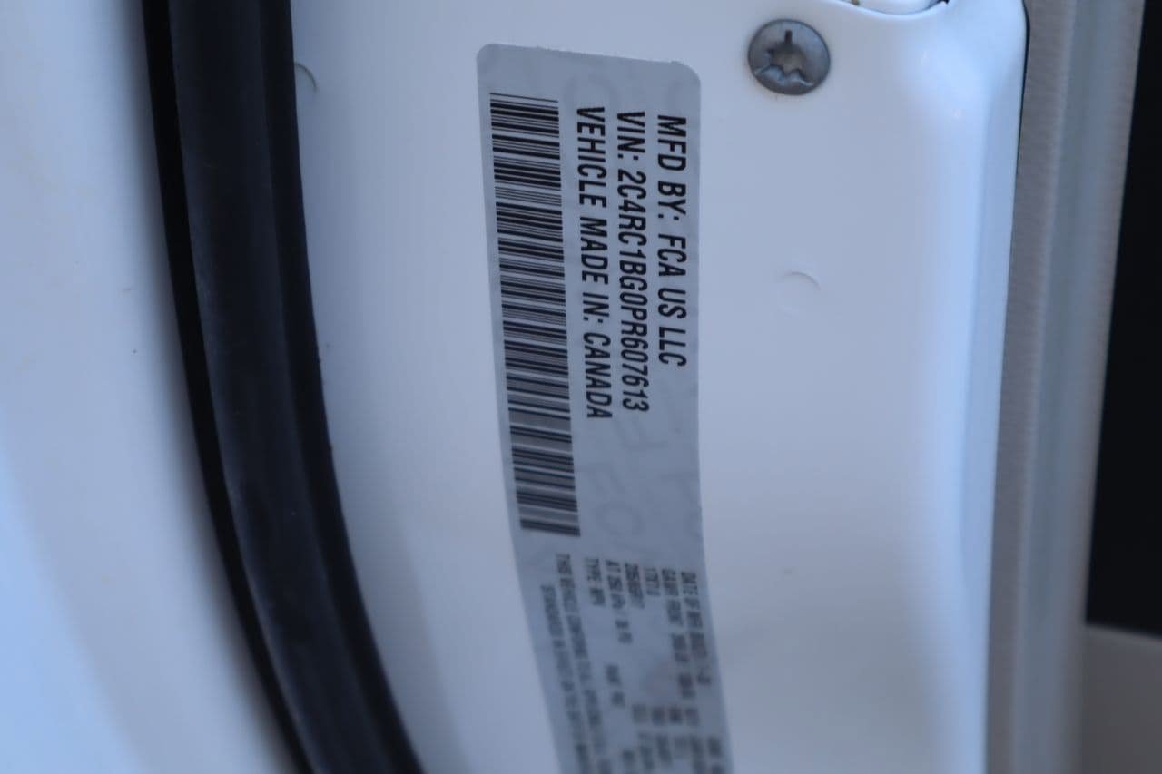 Used 2023 Chrysler Pacifica Touring-L FWD image 29