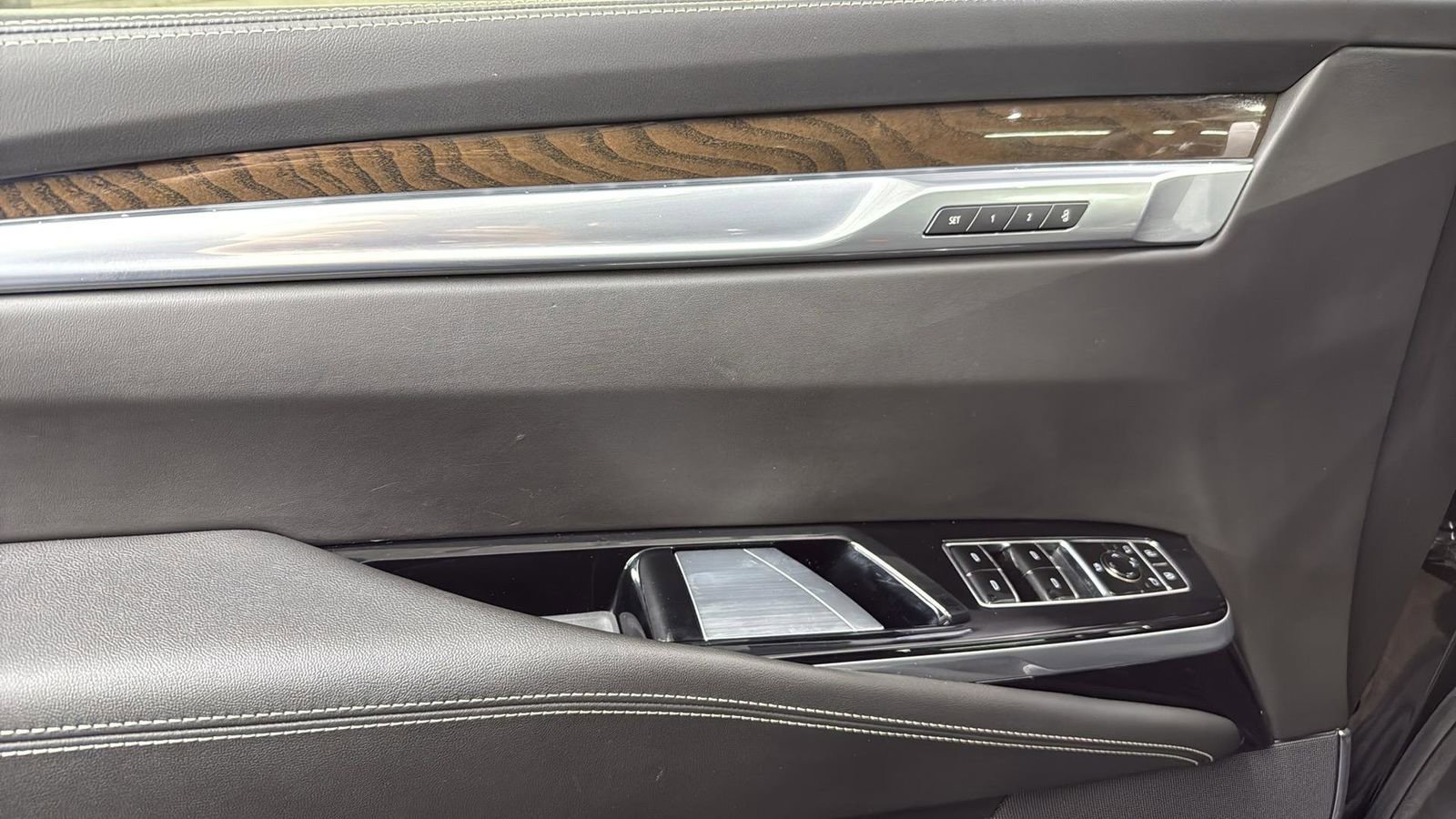 Used 2025 Cadillac Escalade Sport Platinum w/ LPO, ONYX Package image 12