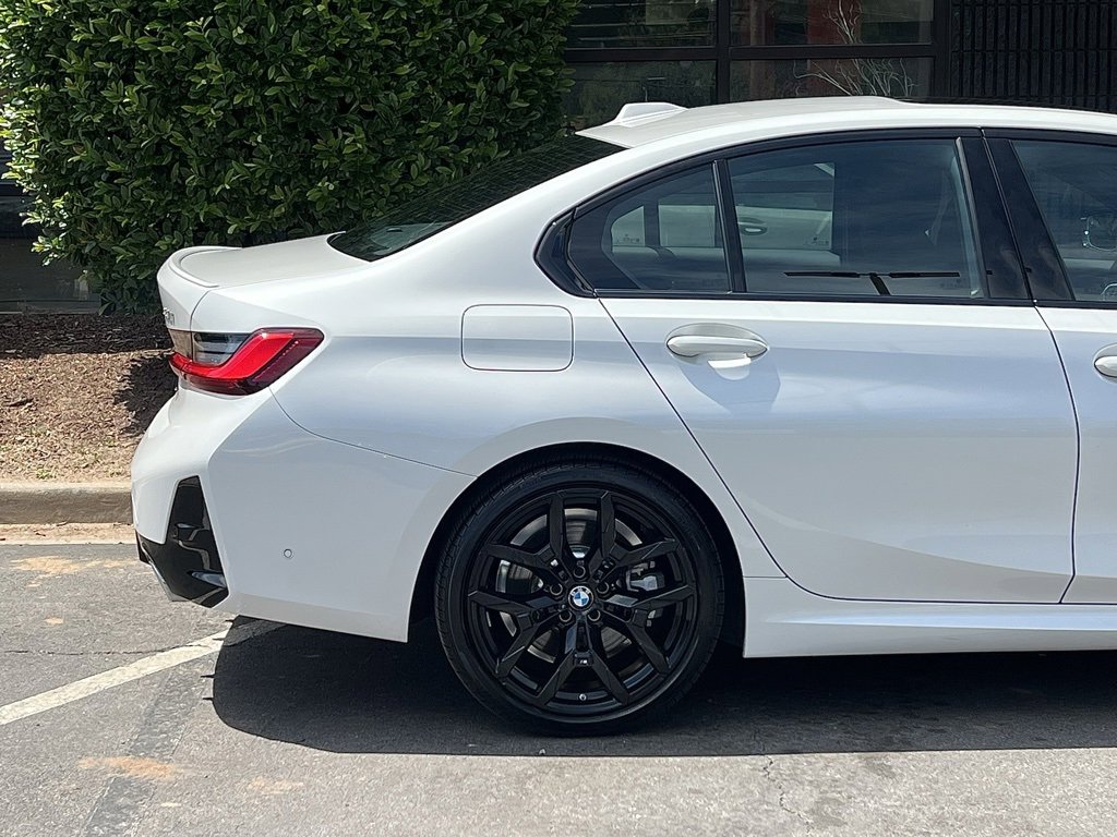 Used 2025 BMW 330i Sedan w/ M Sport Package image 20