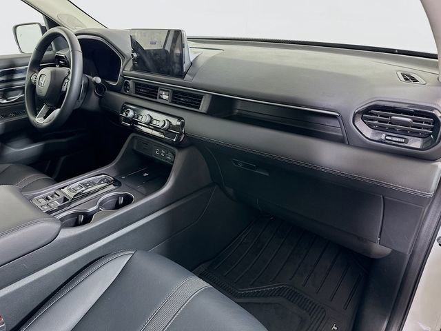 Used 2025 Honda Pilot Touring image 36