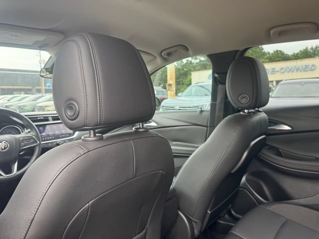 Used 2022 Buick Encore GX Select w/ Sport Touring Package FWD image 27