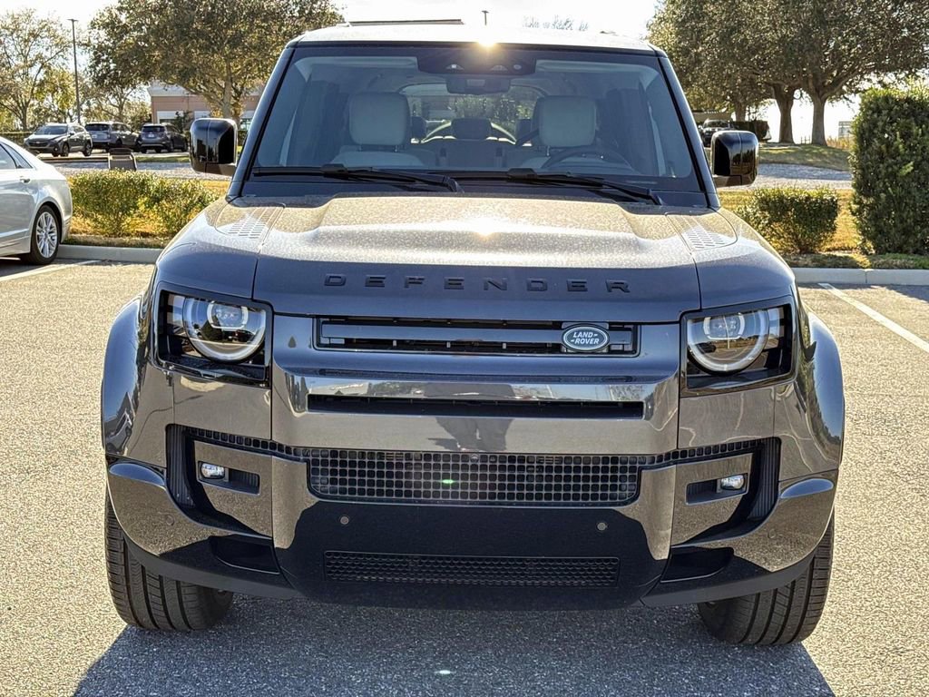 New 2026 Land Rover Defender 130 X-Dynamic SE image 8