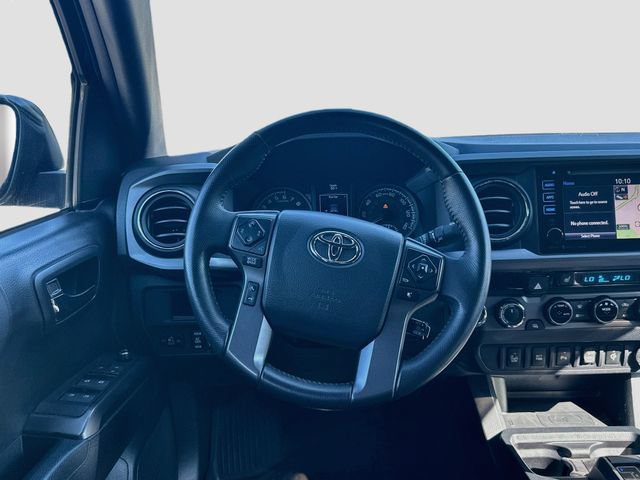 Used 2017 Toyota Tacoma TRD Off-Road w/ Premium & Technology Package AWD/4WD image 11