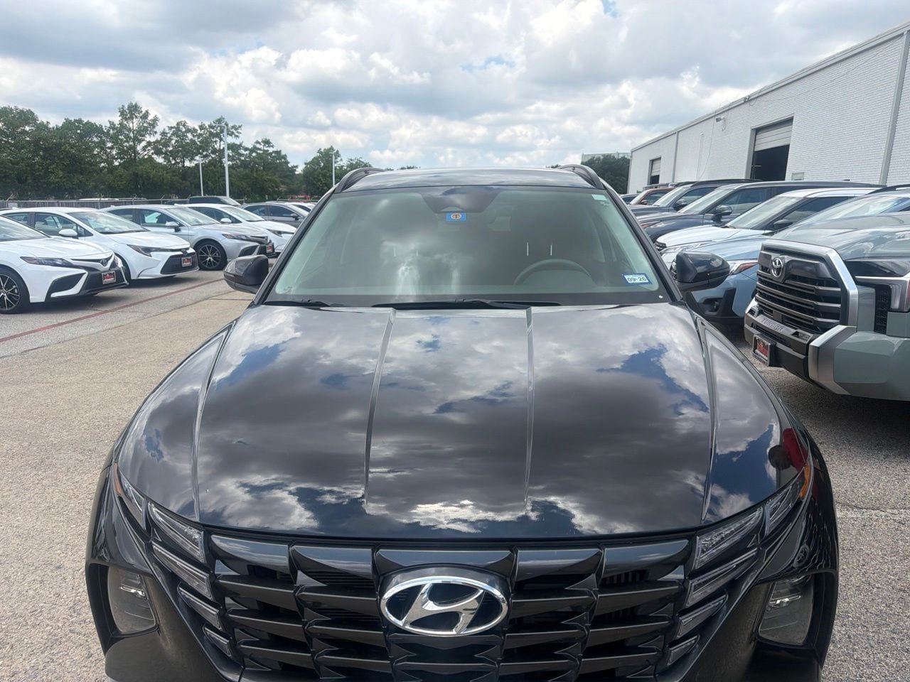 Used 2022 Hyundai Tucson Blue AWD/4WD image 2