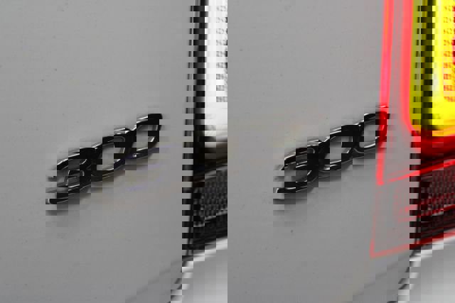 Used 2019 Chrysler 300 Touring w/ Sport Appearance Package image 8