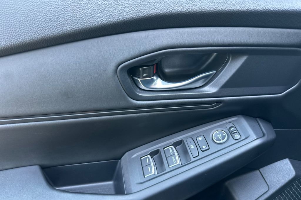 Used 2023 Honda Accord EX image 11