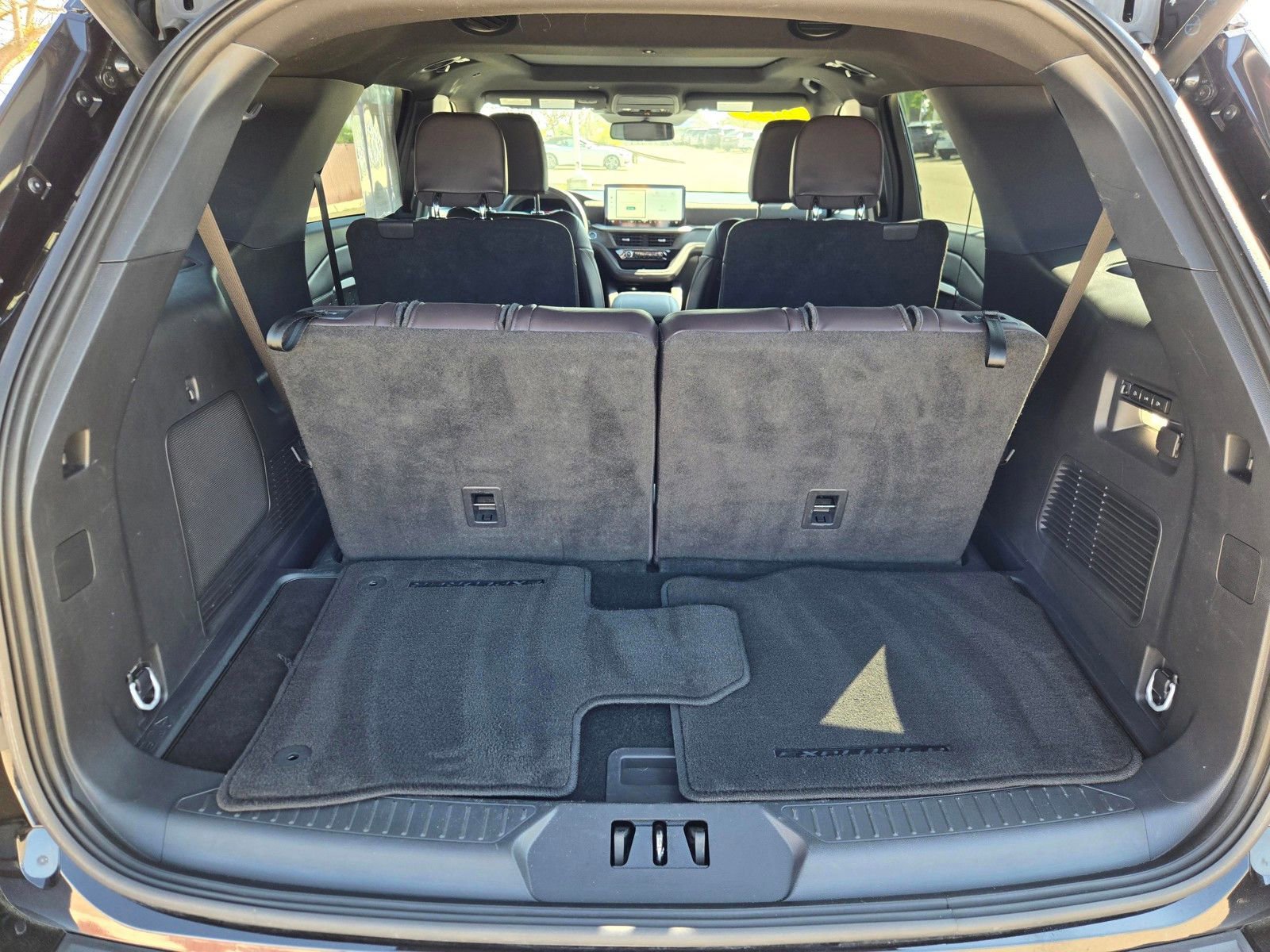 Used 2025 Ford Explorer Platinum w/ LUX Leather Package image 20