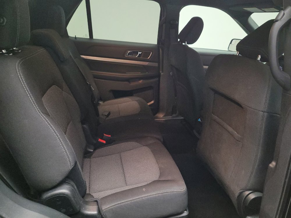 Used 2018 Ford Explorer XLT AWD/4WD image 19