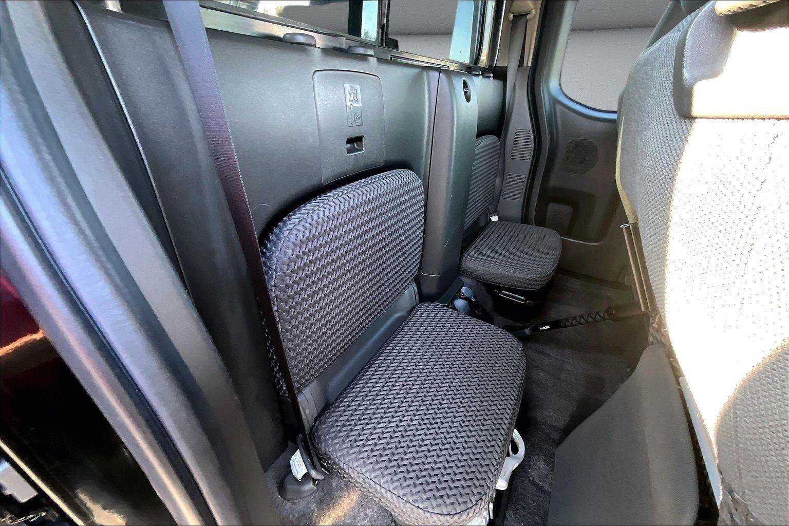 Used 2005 Nissan Frontier LE AWD/4WD image 22