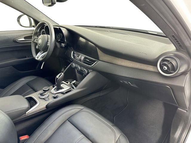 Used 2023 Alfa Romeo Giulia Ti image 31