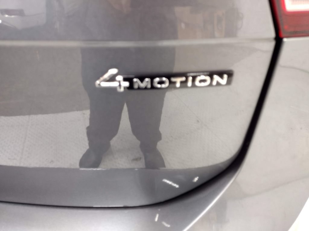 Used 2023 Volkswagen Tiguan SE AWD/4WD image 15