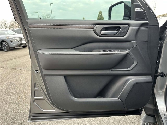 New 2025 Nissan Armada SL w/ Convenience Package image 14