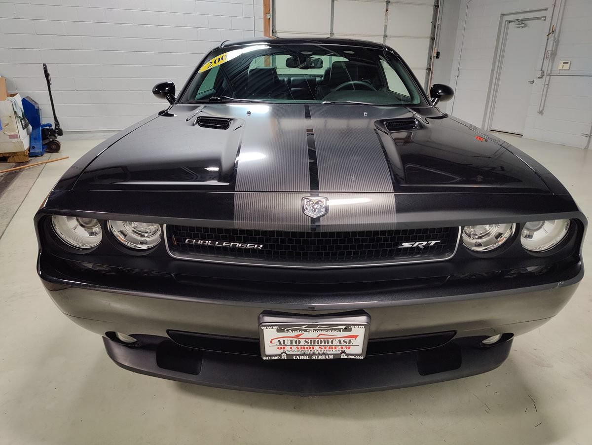 Used 2009 Dodge Challenger SRT8 w/ SRT Option Group II RWD image 3