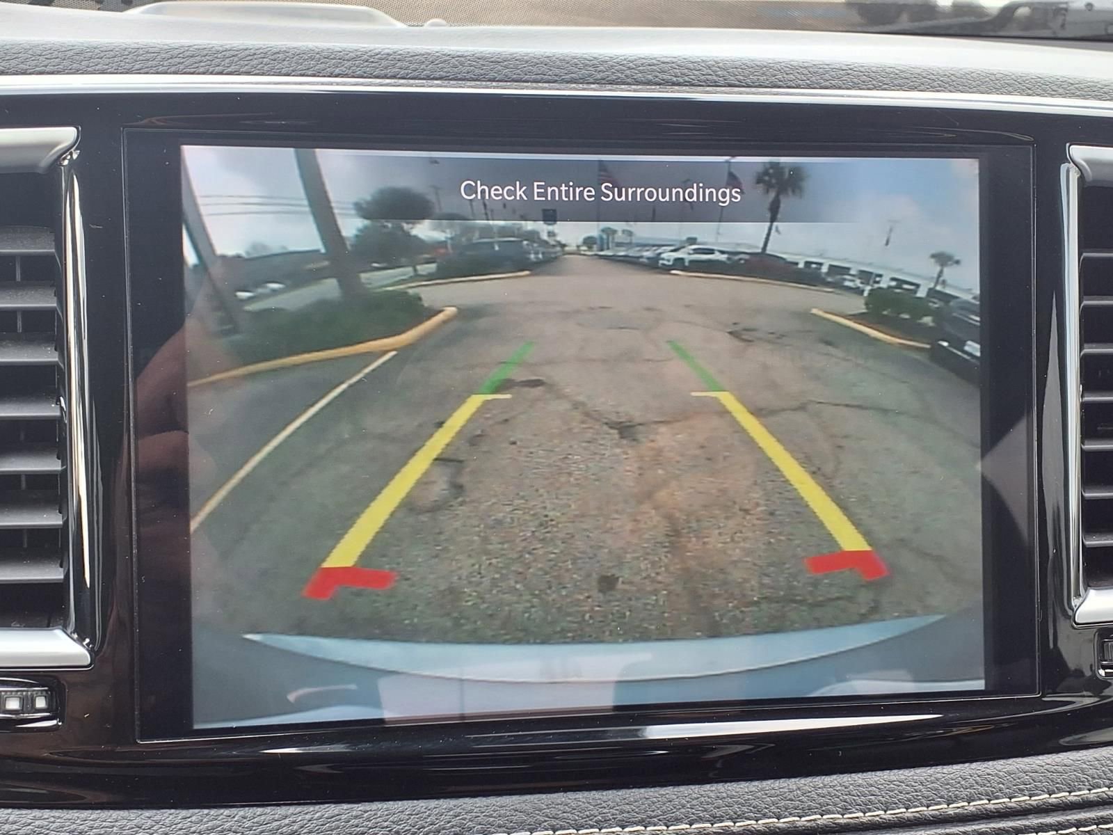 Used 2023 Chrysler Pacifica Limited image 4