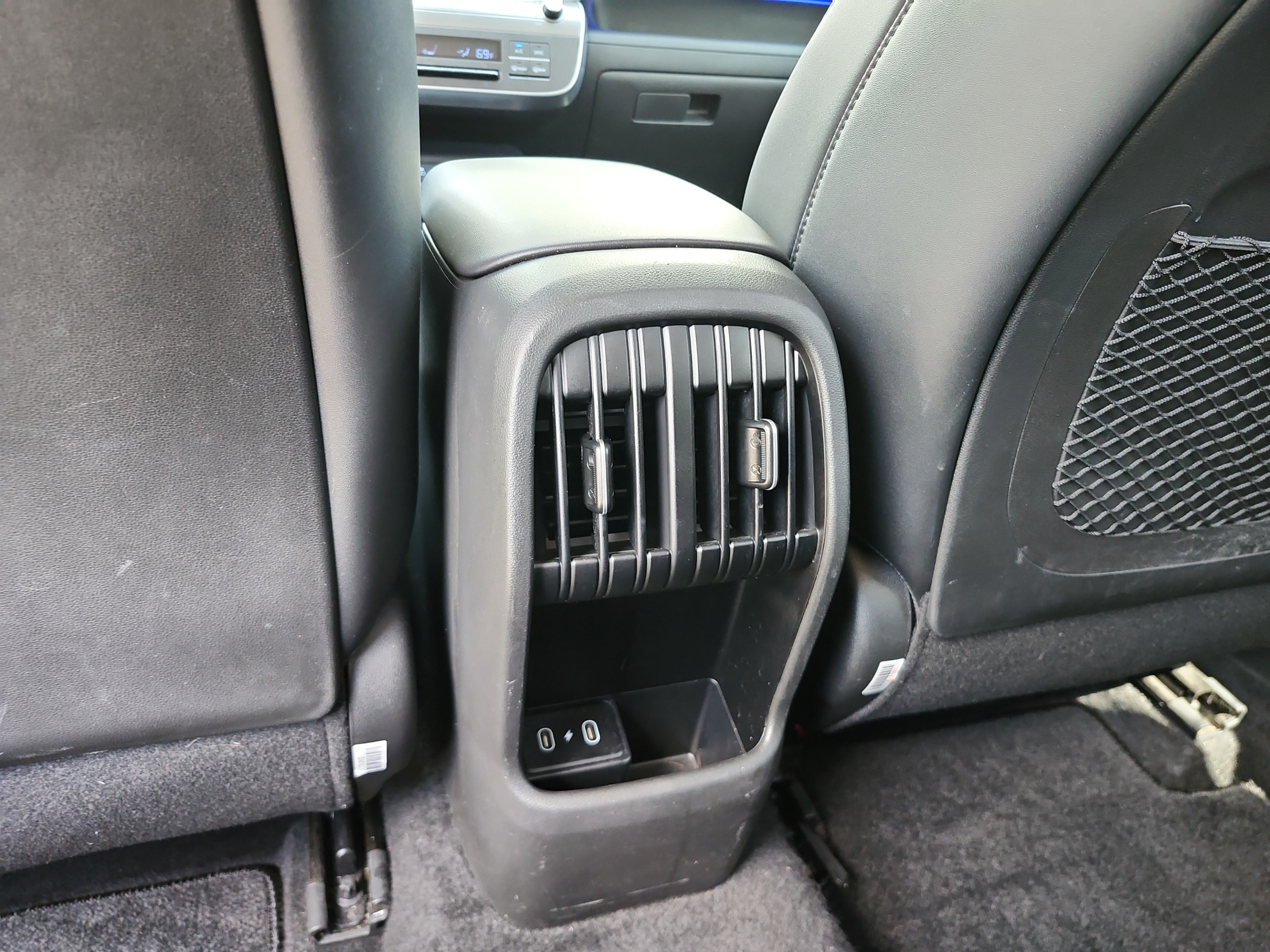 Certified 2025 Hyundai Kona Limited AWD/4WD image 17